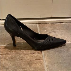 🎉HP🎉 Gianni Bini Morgan Navy Leather Heels